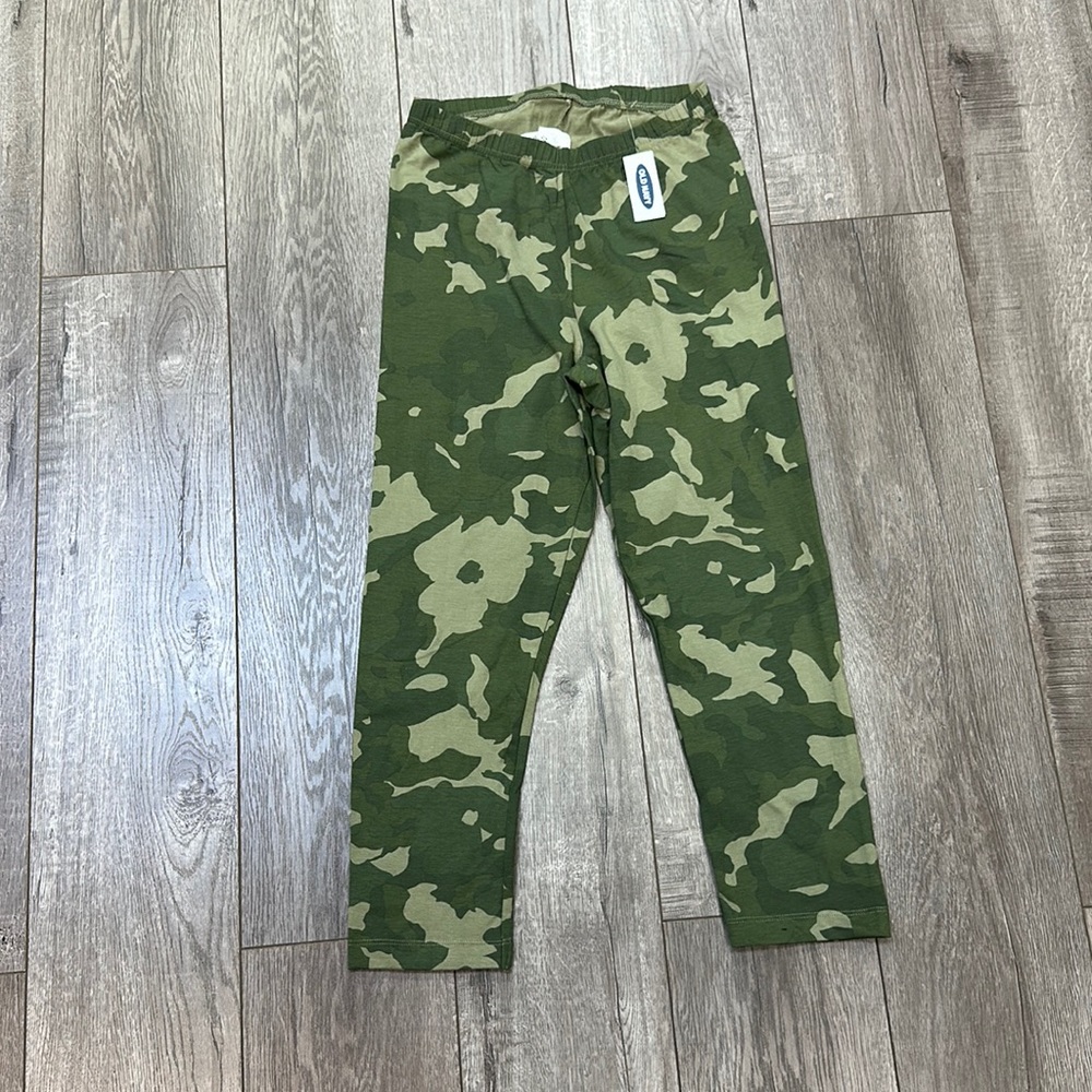 Old Navy camouflage leggings size small new with tags green camouflage SMALL